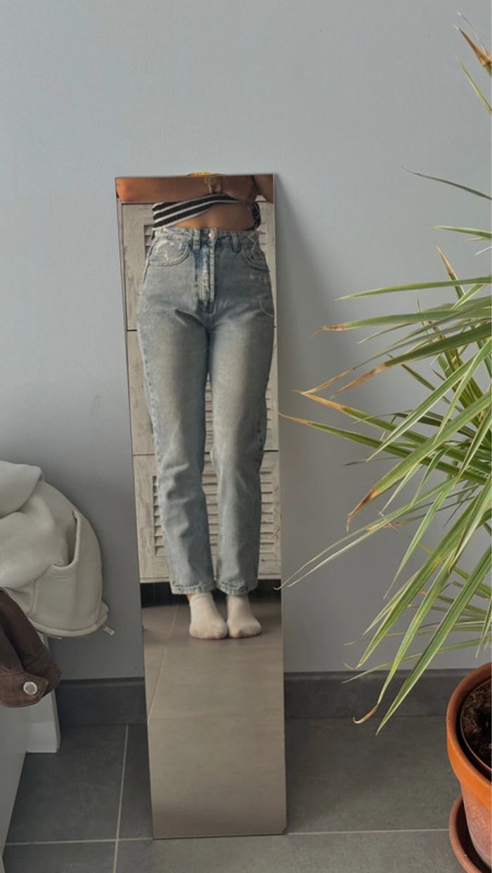 Jean Mom - photo numéro 2