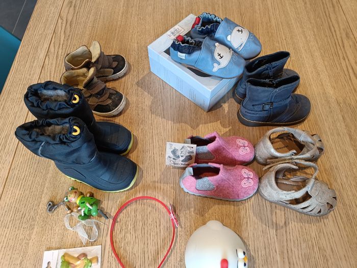 LOT de 7 paires de chaussures bébé + Lampe veilleuse Poule 🐓 + autres - photo numéro 8