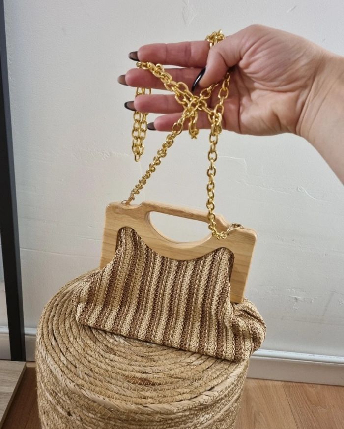 Sac à main avec chaîne dorée - photo numéro 2