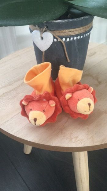 Chaussons moulin roty lion Les loustics