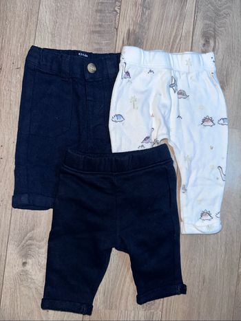 Lot pantalon taille 1 mois