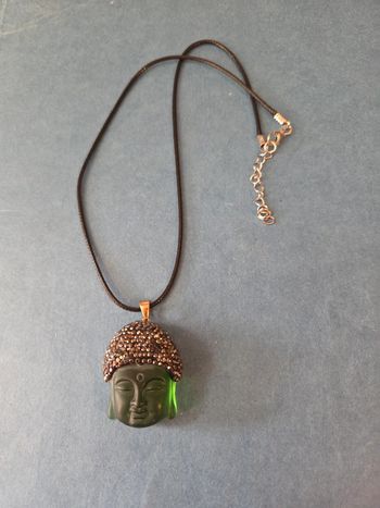 Collier pendentif bouddha vert