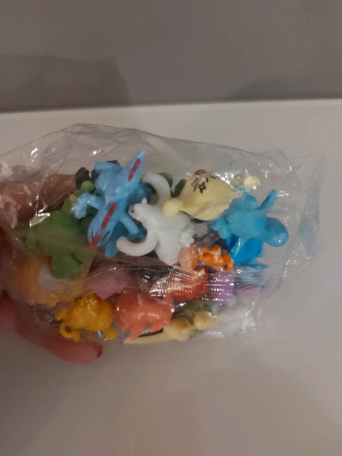 Lot pokeball + 24 figurines pokémon neuf - photo numéro 3