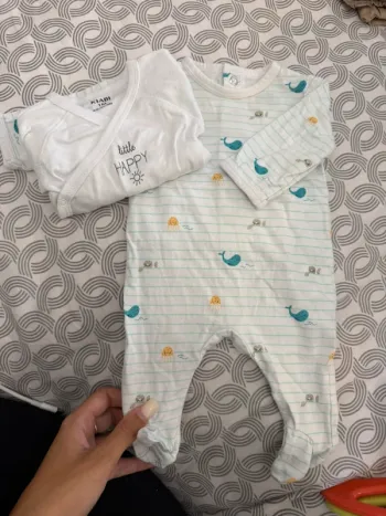 Ensemble body et pyjama