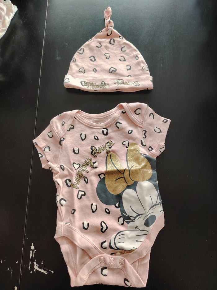 Lot de vêtements Disney - photo numéro 4