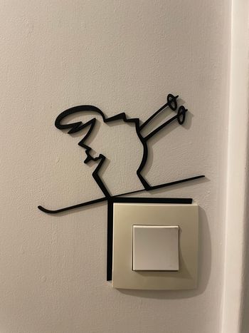 Décoration interrupteur - La Linea fait du ski