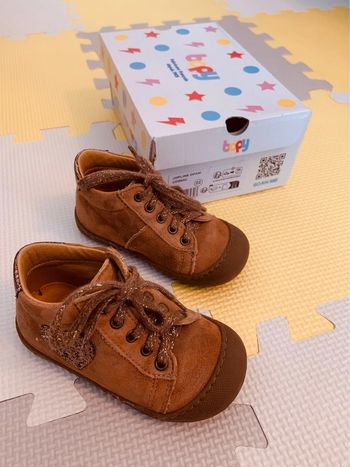 Chaussures en cuir BOPY 22