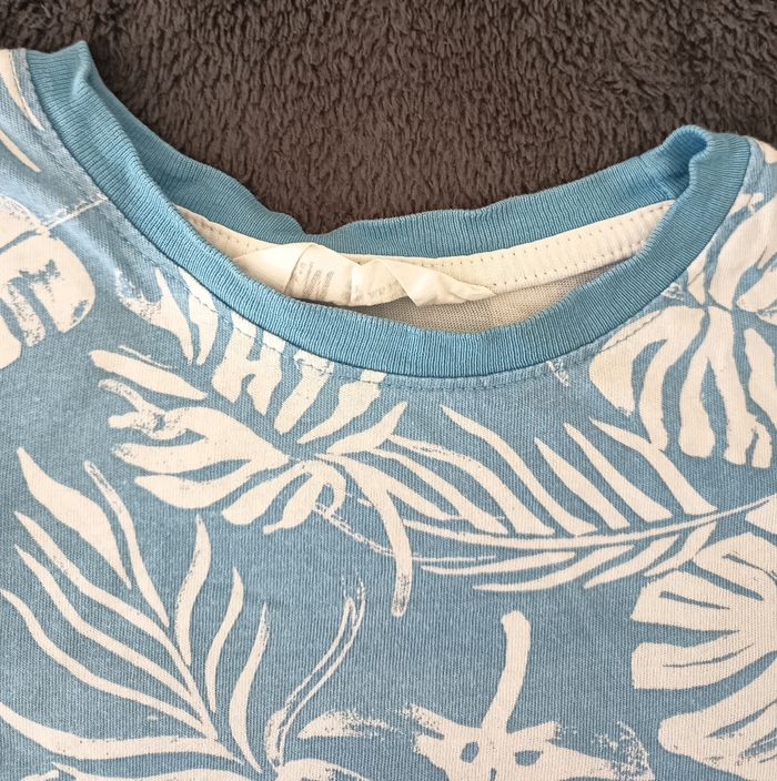 T Shirt Enfant Motifs Feuilles 🌿 - Taille 3-4 Ans / H&M - photo numéro 2