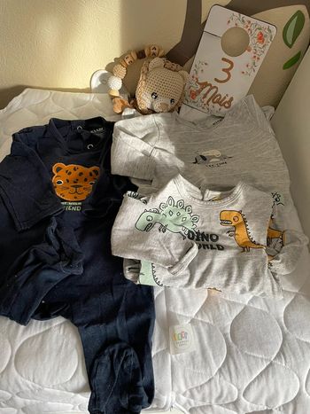 Lot 3 pyjamas