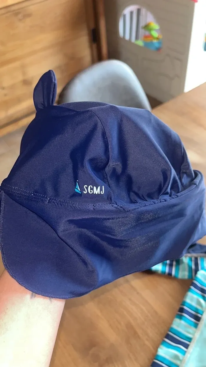 Ensemble maillot garçon +casquette antiUV - photo numéro 4