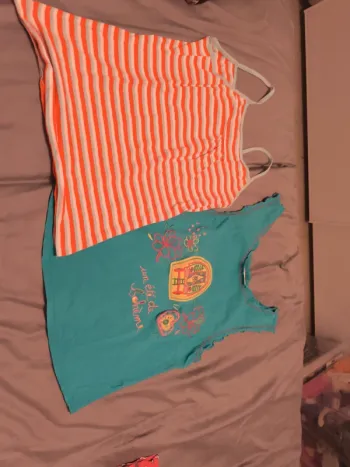 Lot de deux débardeurs 10 ans