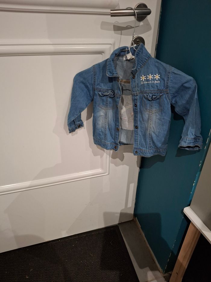 Veste en jeans  taille 18 mois - photo numéro 2