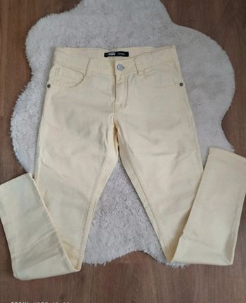 Jean Levi's jaune pâle taille 14 ans