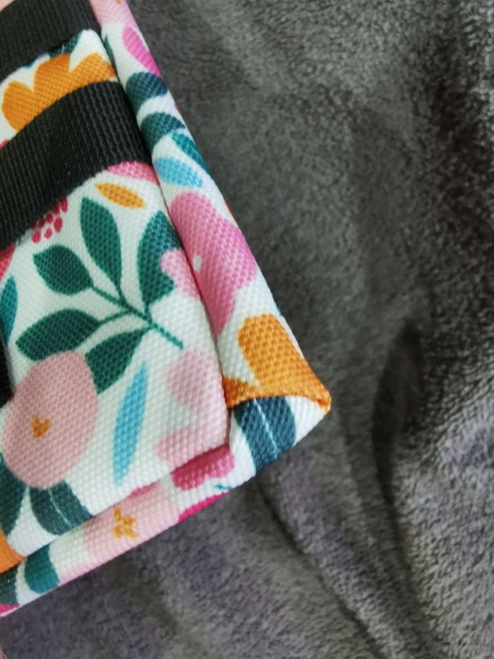 Pochette édition limitée Cabaia Émilie de Castro - photo numéro 8