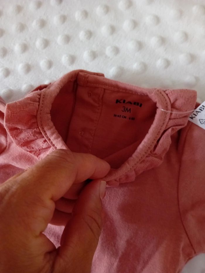 Tshirt ML neuf 3mois 🍒🤍 - photo numéro 3