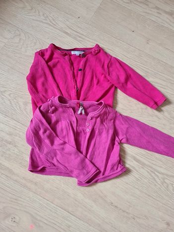 Lot 2 gilets 12 mois