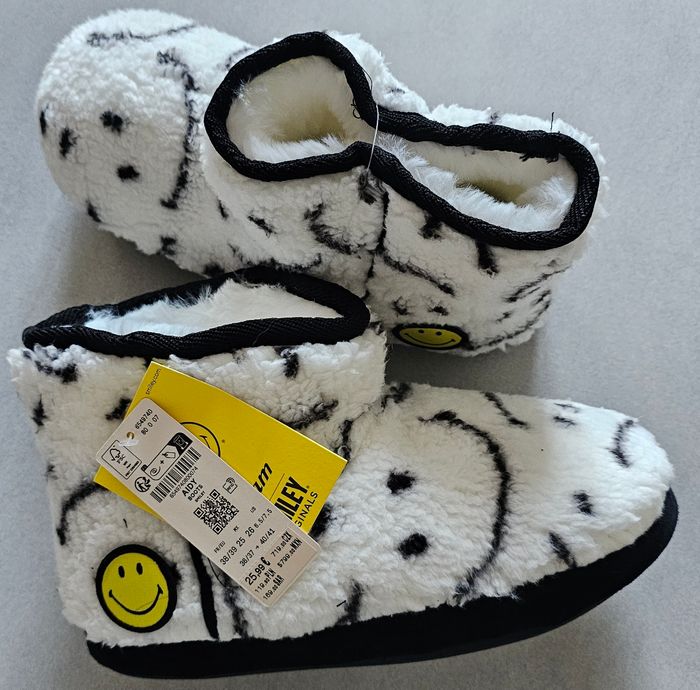 Chaussons Smiley neuf 38/39 - photo numéro 1