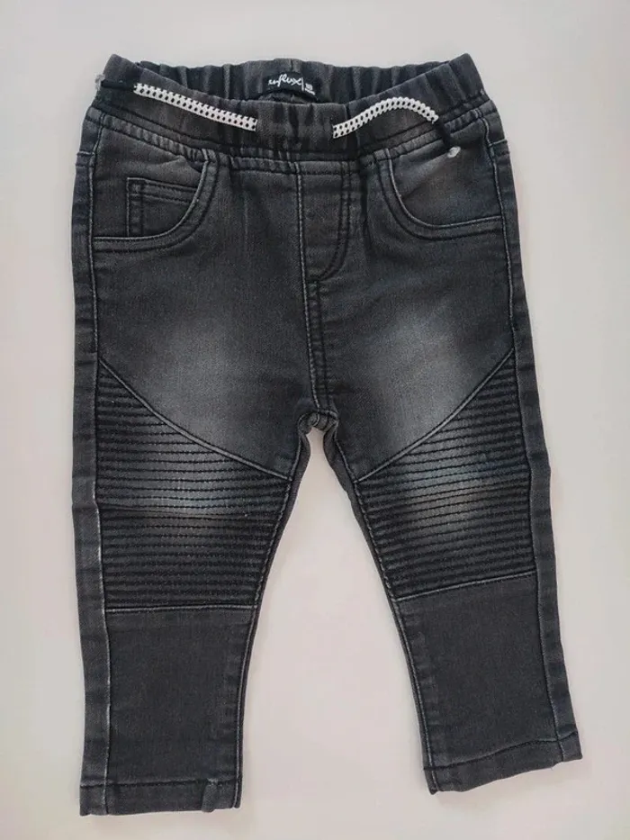 T-shirt et pantalon - photo numéro 2
