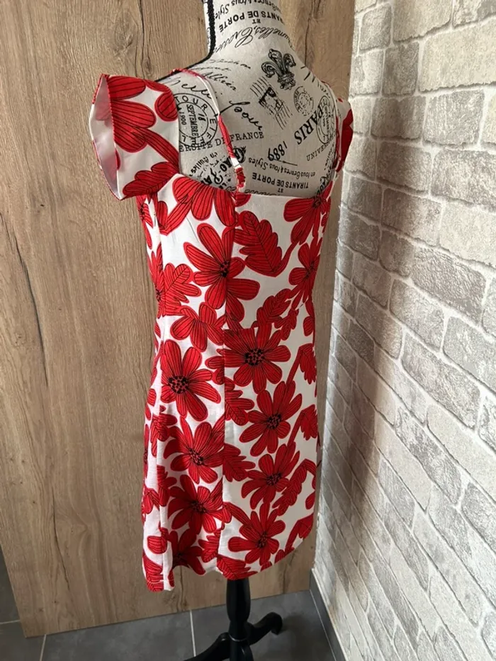 Robe blanche et rouge taille M - photo numéro 6