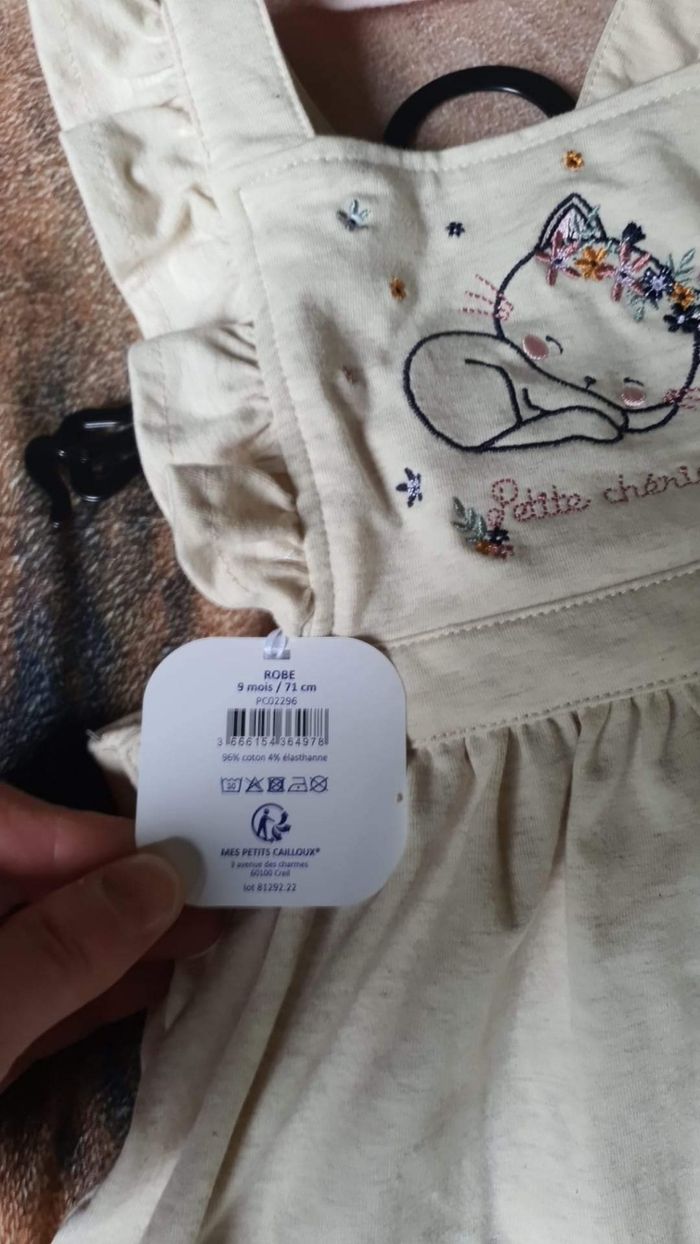Bodie 6/9mois et robes avec collant neuf avec étiquettes - photo numéro 2