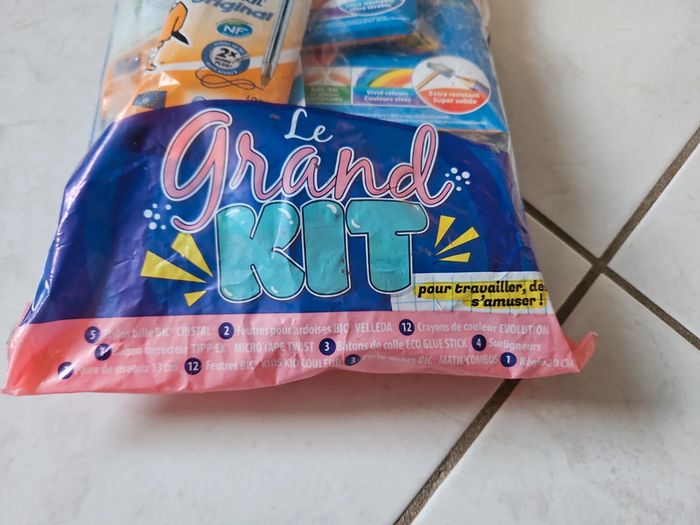 Le Grand Kit d'écriture Bic Neuf u21 - photo numéro 3