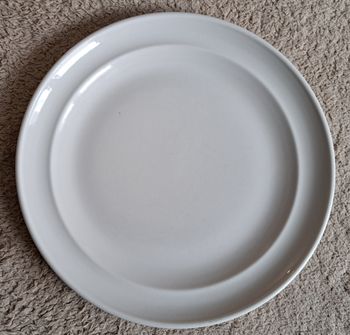 🍽 Assiette blanche en porcelaine de Sarreguemines France