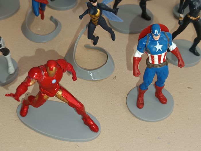 Lot de 20 figurines Marvel Disneyland - photo numéro 9