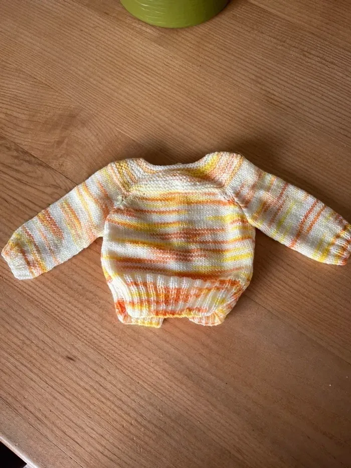 Tricot pull naissance fait main