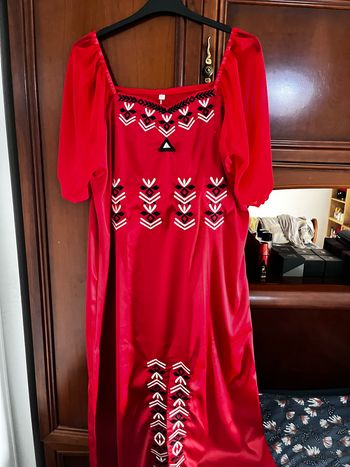 Robe kabyle brodé pour femme, tissu satiné et voile, taille L