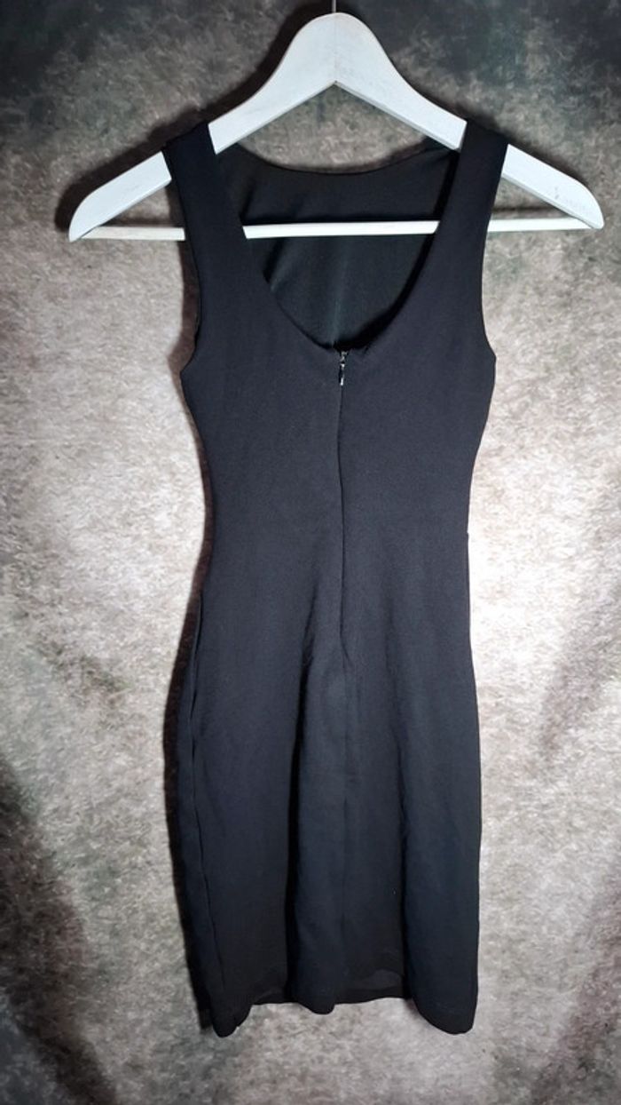 Petie robe noire dentelle - photo numéro 6