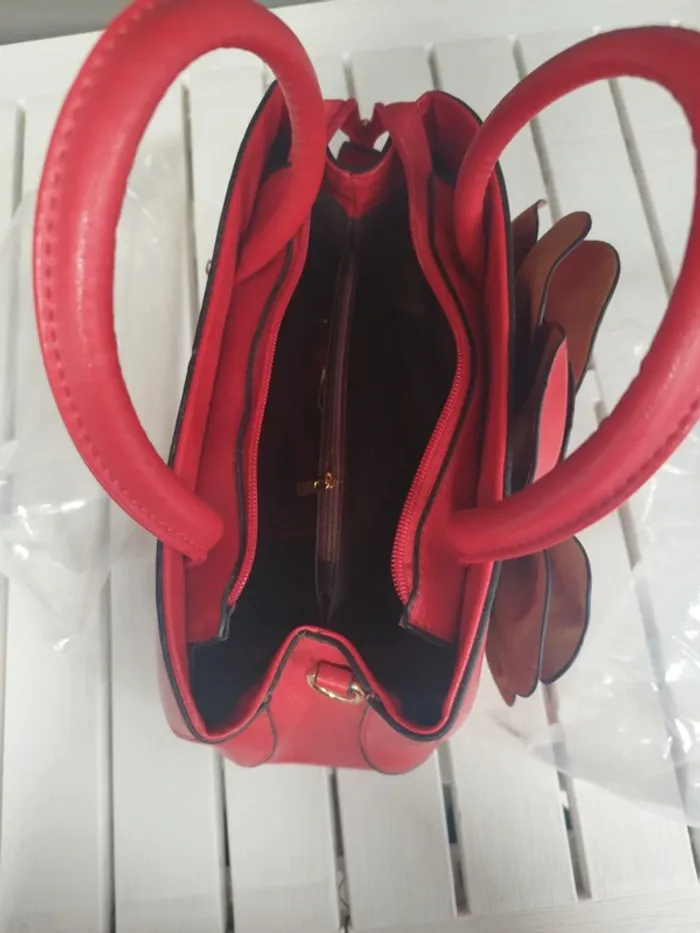 Sac à main avec grosse fleur devant - photo numéro 5