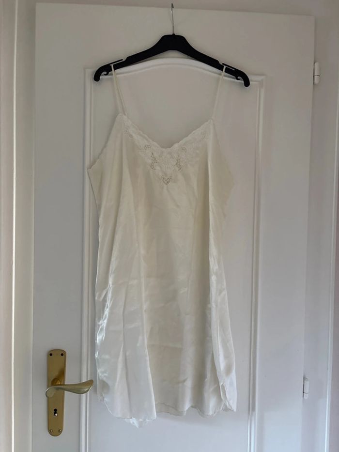 robe de nuit couleur crème