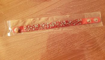Bracelet strass tout neuf