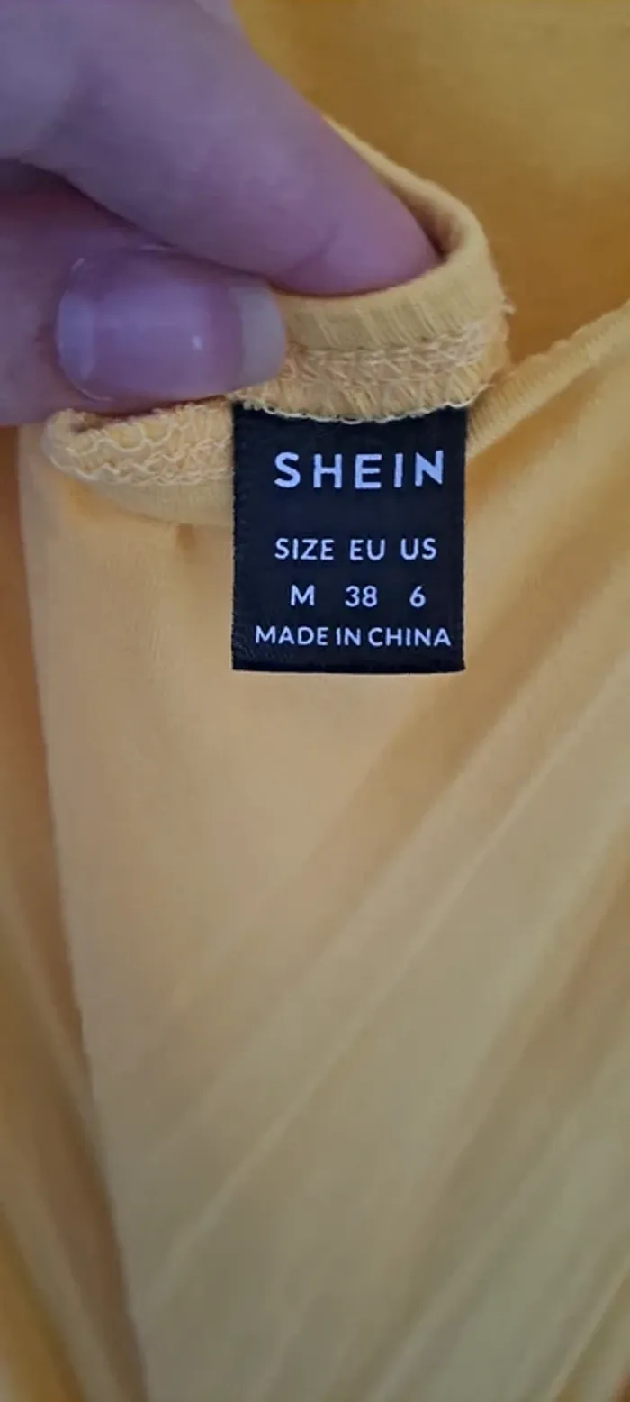 Robe d'été moulante jaune - photo numéro 5