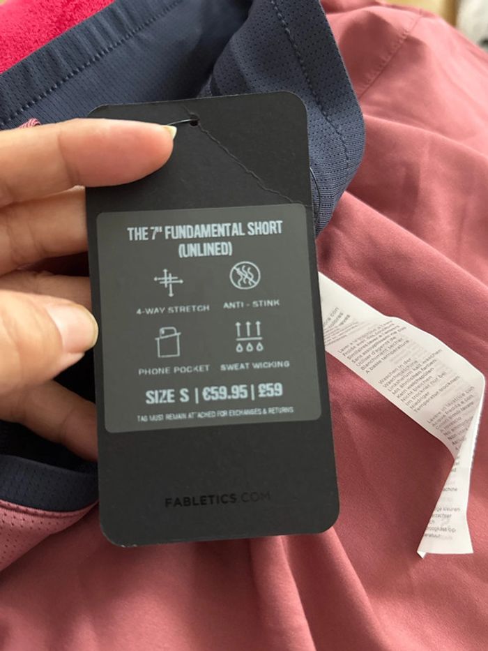 Short fabletics taille S - photo numéro 9