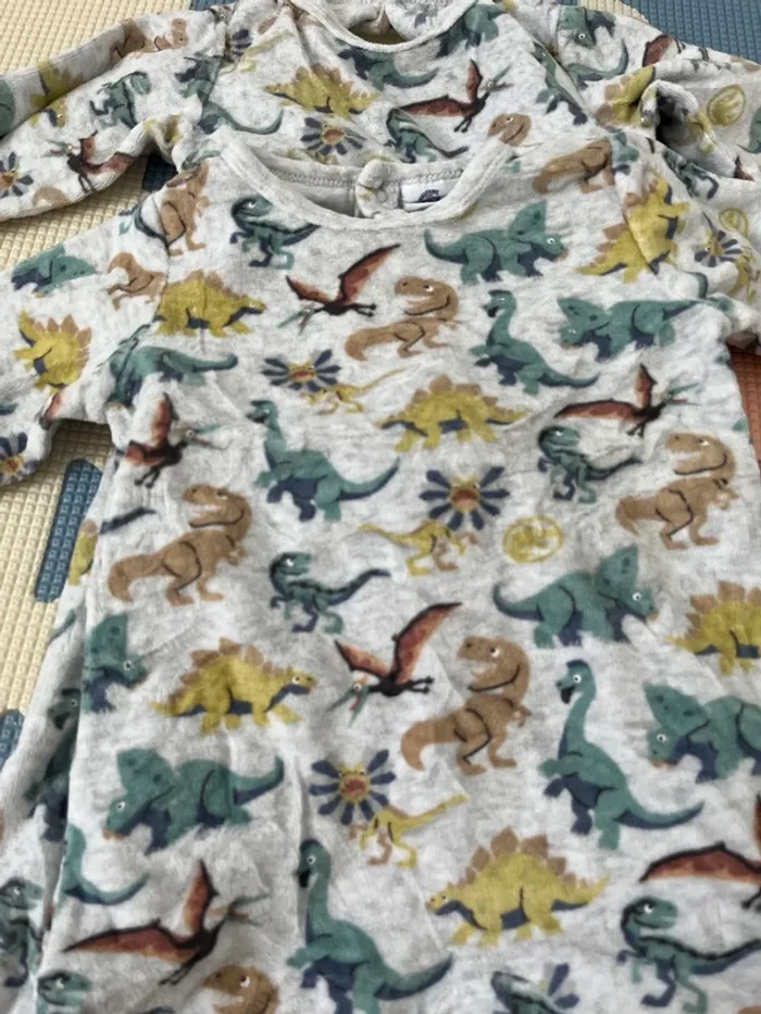 Pyjama, taille 12 mois - photo numéro 2