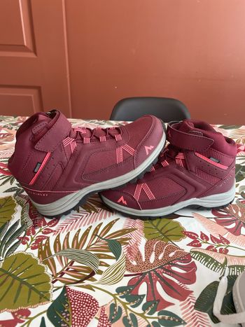 Chaussures neuves taille 34