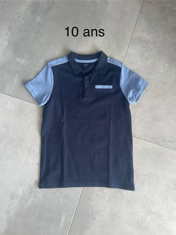 Polo bleu kiabi 10 ans neuf sans étiquette