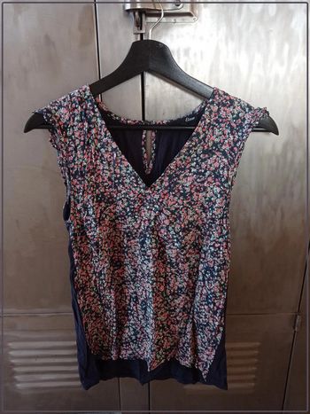 Débardeur Etam taille 36 à motif fleuri bon état