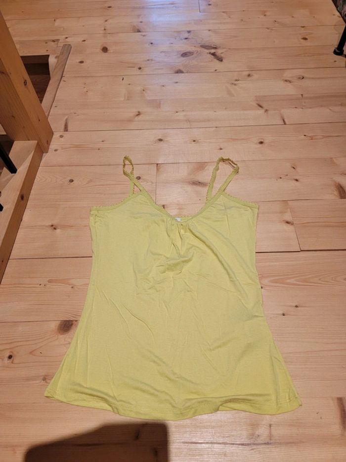 Débardeur vert anis taille 2