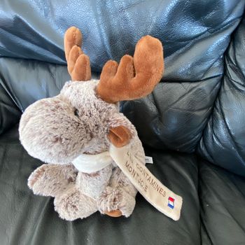 Peluche doudou cerf renne  gris echine echarpe les contamines montjoie dani  26cm