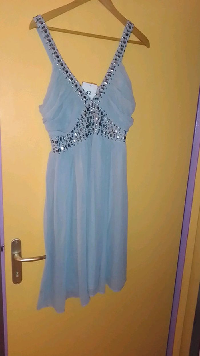 Robe taille 42 3 suisses neuf