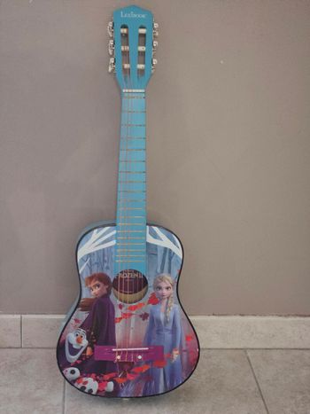 Guitare reine des neiges