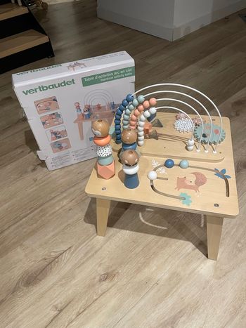 Table activité vertbaudet