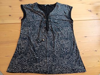 Tee-shirt beige et noir