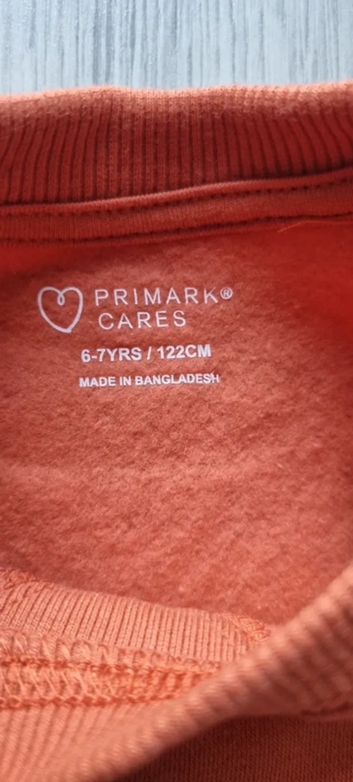 Sweat orange neuf 6/7ans 120cm - photo numéro 3