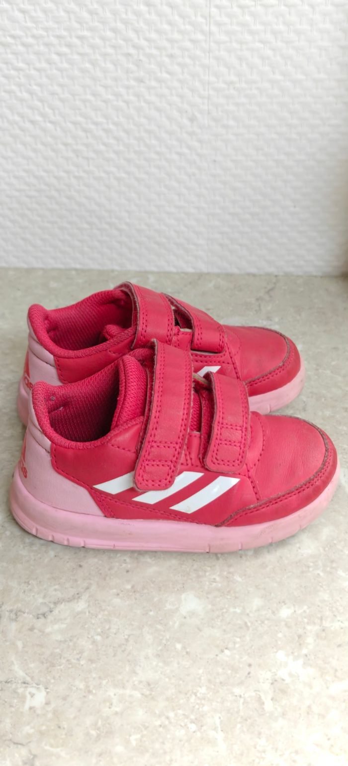 Basket adidas taille 22 très peu porté - photo numéro 2