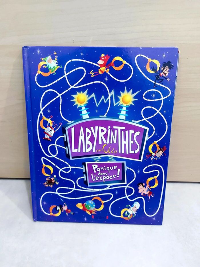 📚 Livre jeux : Labyrinthe en folie : panique dans l'espace