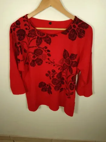 C32 pull rouge T3