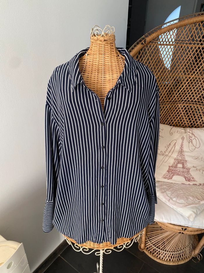 Chemise Pimkie Collection blanche et bleue marine à rayures taille M - photo numéro 2